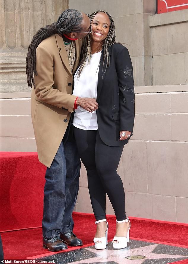 Imagini rare cu Snoop Dogg și soția lui! Cei doi sunt împreună de 21 de ani, iar ea este cea care îl ține în frâu pe controversatul rapper