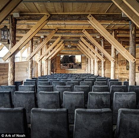 Imagini video spectaculoase! Un tâmplar danez a construit ,, Arca lui Noe" a zilelor noastre, respectând întocmai toate descrierile din Biblie!