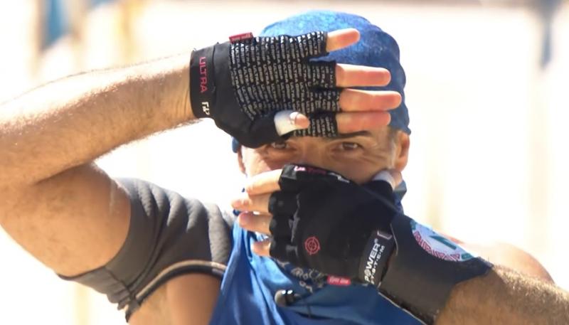 Ce semnificație are semnul secret pe care îl face Silviu Geandră în ”Ultimul Trib”