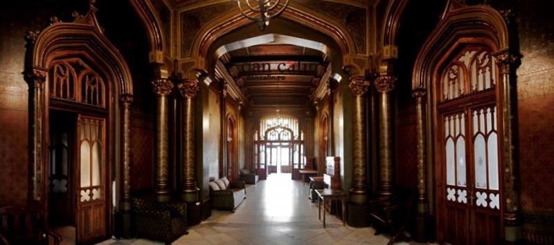 Aceasta este casa ridicată de primul mare corupt al României, locul preferat de domnitorul Alexandru Ioan Cuza pentru a se iubi nebunește cu amanta sa