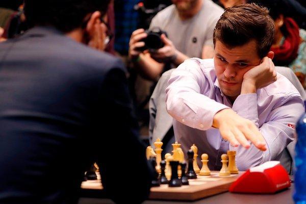 După 20 de zile și peste 50 de ore de joc, norvegianul Manus Carlsen a devenit campion mondial la șah