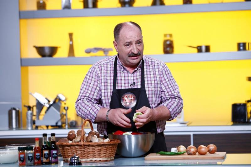 Șoc la „Chefi la cuțite” luni seara, de la ora 20.00. E o vedetă uriașă și a venit să gătească!