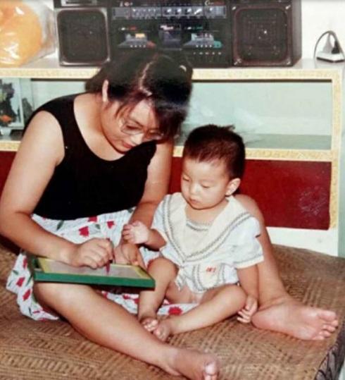 Portret de învingător! Un tânăr s-a născut cu handicap și paralizie cerebrală, dar a devenit student la Harvard