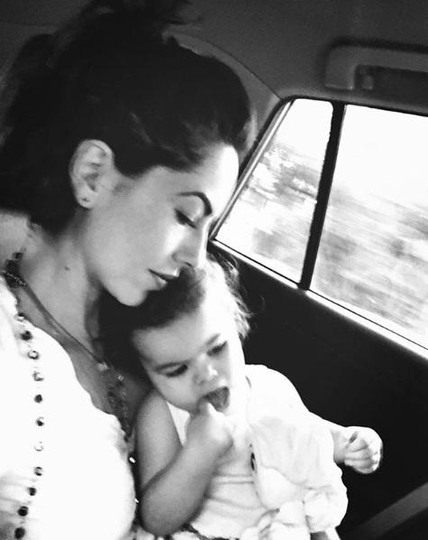 Una dintre cele mai RÂVNITE femei din lume a devenit cea mai SEXY bunică! Cum arată celebra actriță