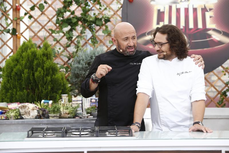 Chefii luptă "la cuțite" pentru nouă amuletă pusă în joc de Gina Pistol. Unul dintre ei poate schimba regulile jocului