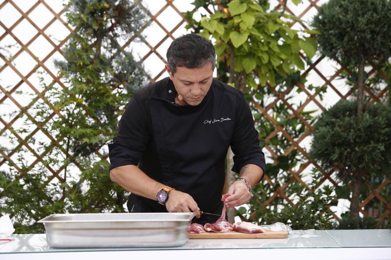 Chefii luptă "la cuțite" pentru nouă amuletă pusă în joc de Gina Pistol. Unul dintre ei poate schimba regulile jocului