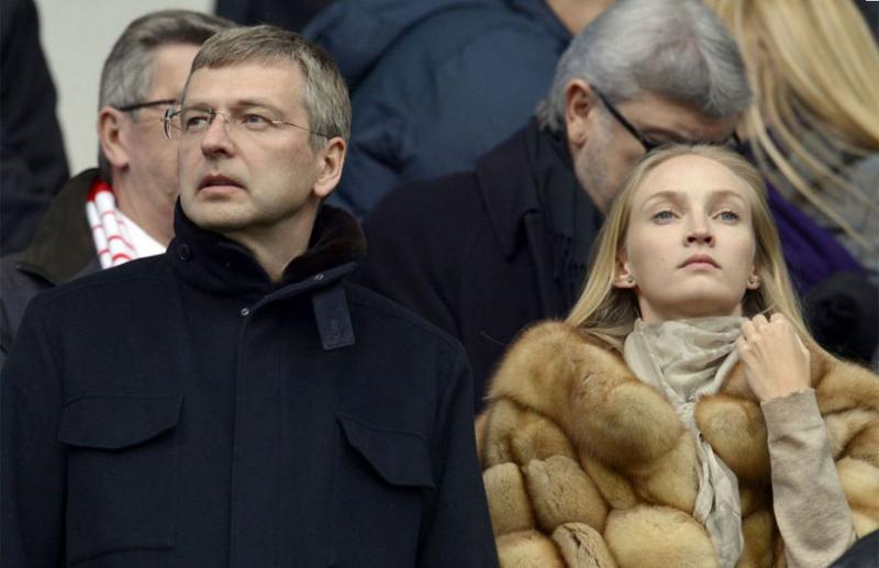 Bombă în fotbal! Patronul vicecampioanei Franţei a fost reţinut pentru fapte de corupţie! Se fac percheziţii la locuinţa acestuia!