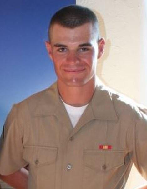 S-a aflat cine este atacatorul care a îndoliat Statele Unite! Înainte de atacul din barul studențesc a mai avut probleme cu poliția, dar a fost lăsat liber