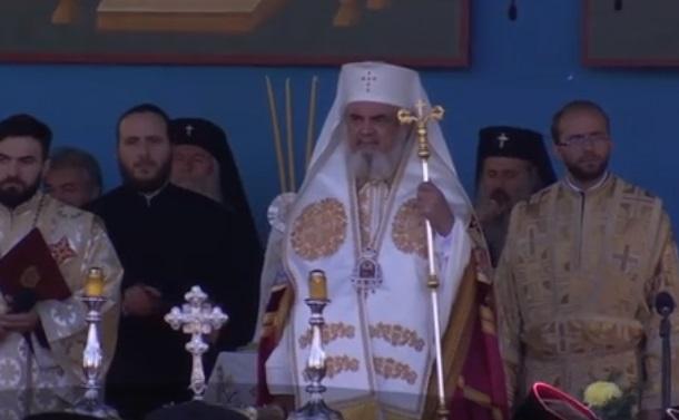 Avem imaginile din Catedrala Mântuirii! Altar şi icoane poleite de aur, 8 lifturi, fântâni arteziene şi locuri de joacă pentru copii!