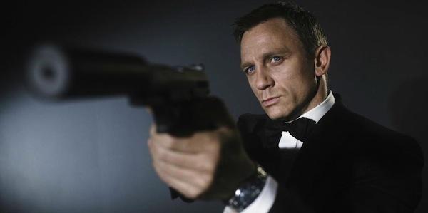 Concluzia halucinantă la care au ajuns un grup de medici: “James Bond suferă de alcoolism cronic şi are nevoie de ajutor specializat”