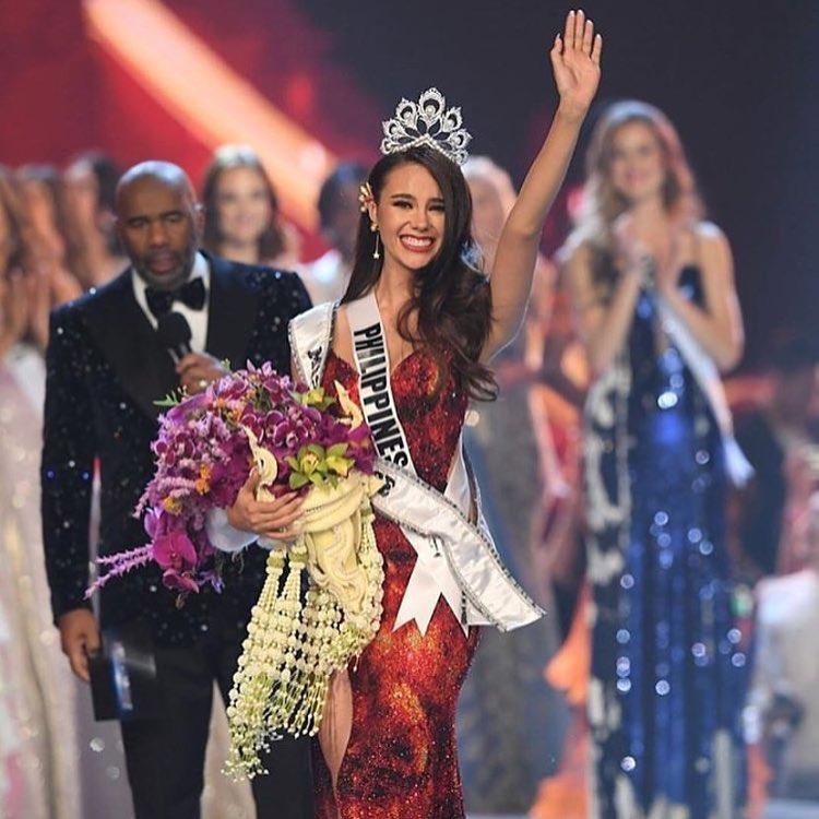 Miss Univers 2018 a fost încoronată! Tânăra este superbă, dar are o poveste tragică! Ce dramă înfiorătoare a trăit - FOTO