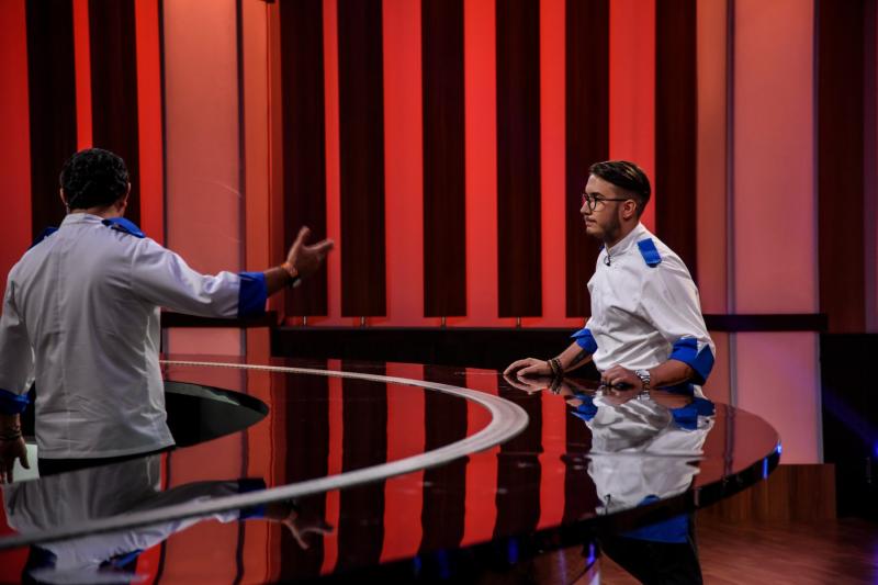 Un alt concurent de la „Chefi la cuțite” a părăsit competiția! Audiențe-record marți seară