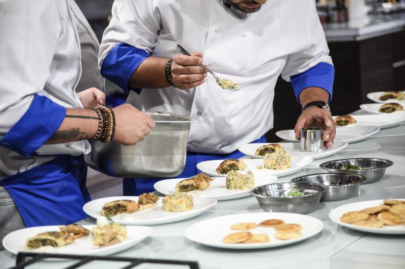 Rețete speciale de Crăciun, în bucătăria ”Chefi la cuțite”