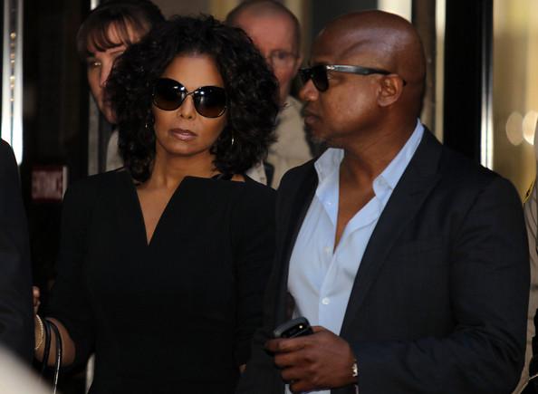 Doi dintre frații lui Michael Jackson au probleme serioase cu legea, fiind obligați să plătească daune colosale