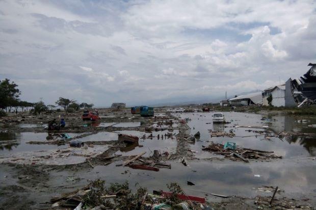 Indonezia, lovită de un nou tsunami devastator! Bilanțul cutremurător: zeci de moți, sute de răniți