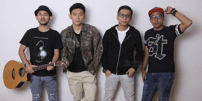 Tragedie în lumea muzicii. Chitaristul și managerul unei cunoscute trupe AU MURIT în mod cumplit!