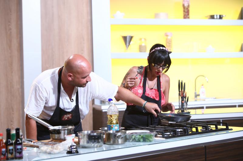 Ioana Popescu dădea „note” fotbaliștilor. În fața chefilor, a dezvăluit câteva dintre marile secrete ale showbiz-ului românesc!