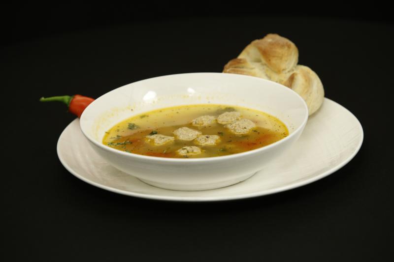 Record de viteză la „Chefi la cuțite”! Ciorbă, plăcintă și pâine în 60 de minute? Caterina Petcu a scris istorie!