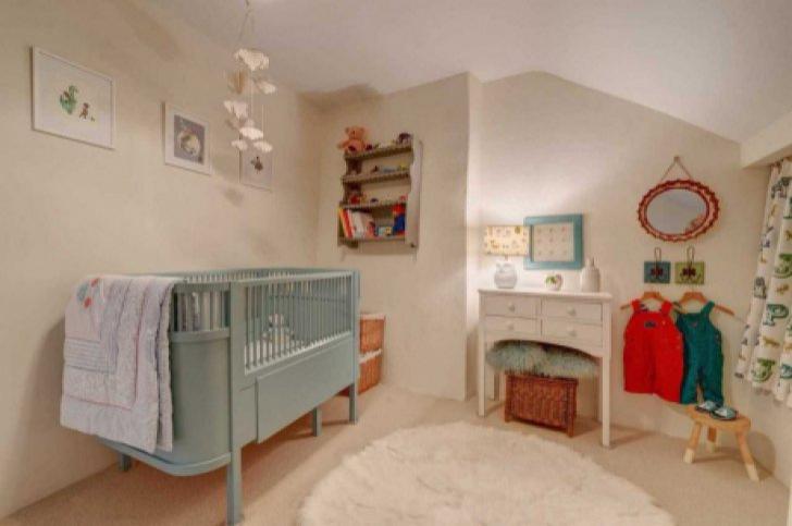 Au vrut să cumpere o casă veche de 300 ani, dar au înghețat când au văzut ce se află în interior