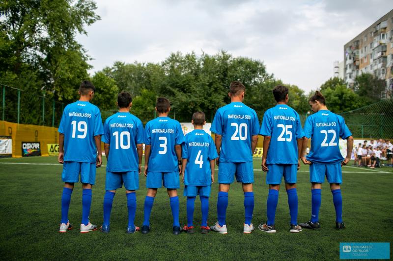 Rădoi, Rică Neaga și Narcis Răducan dau piept cu echipa de fotbal a SOS Satele Copiilor – Naționala SOS