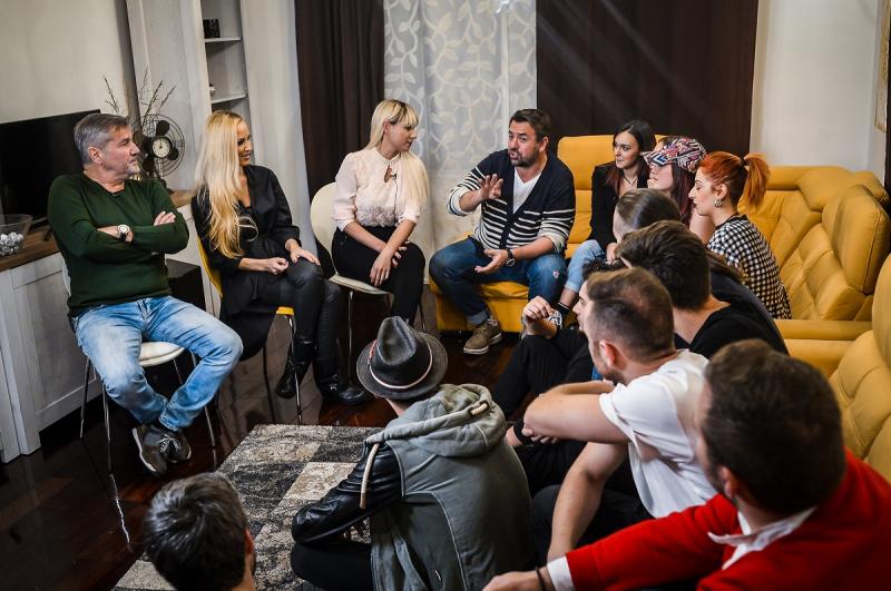 Sorana și Anca de la A.S.I.A. și Dan Bittman, vizită surpriză în casa ”X Factor”