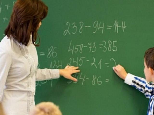 Salarii Profesori 2018 Grilă Salarii Pentru Invățători Educatori Profesori De Liceu Profesori Universitari Antena 1