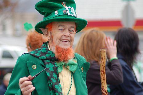 17 MARTIE - ZIUA SFÂNTULUI PATRICK, sfântul cu trifoiul. Ce trebuie să faci ca să ai parte de noroc tot anul!