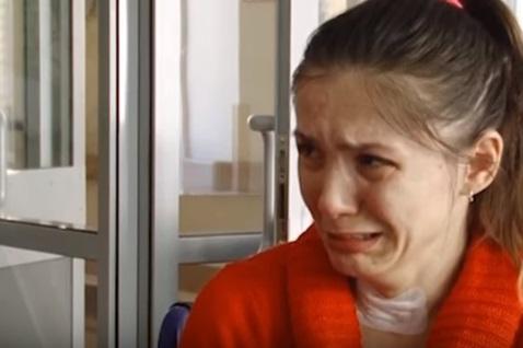 Dramă nesfârșită pentru o tânără de 29 de ani! Și-a pierdut memoria și „retrăiește” zilnic momentul despărțirii de soțul ei