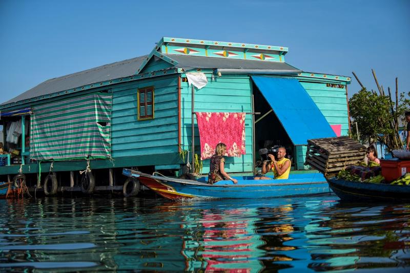 Misiune imposibilã la ,,Asia Express” Vedetele, nevoite sã transporte un bloc de gheatã prin cãldurã toropitoare