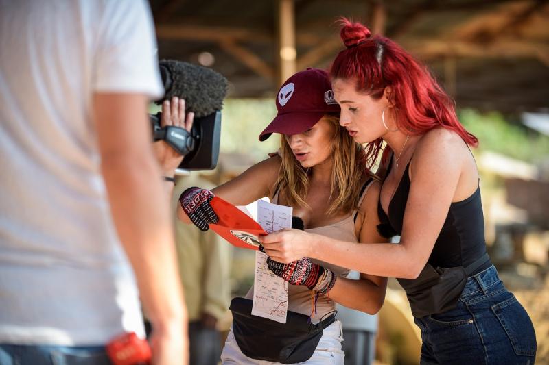 Misiune imposibilã la ,,Asia Express” Vedetele, nevoite sã transporte un bloc de gheatã prin cãldurã toropitoare