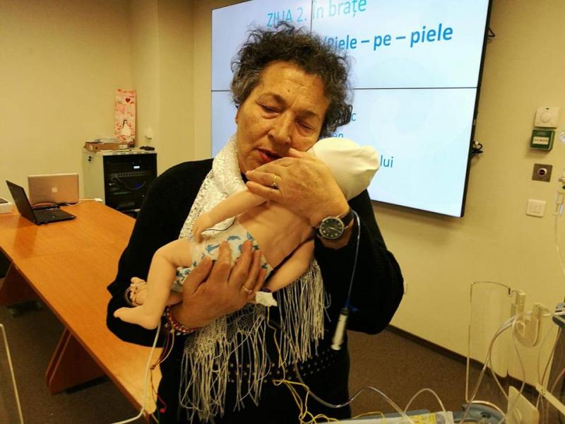 "Am luat nou născutul în brațe, i-am simțit inimioara și am fost copleșită. Am renunțat la medicamente. Îmi reglez tensiunea privind acești îngeri neajutorați”