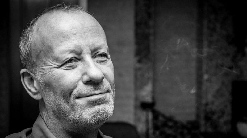 "Salutare, naţiune!" A fost rebelul cinic al presei românești. Povestea omului Andrei Gheorghe: Și-a câștigat primii bani ca profesor