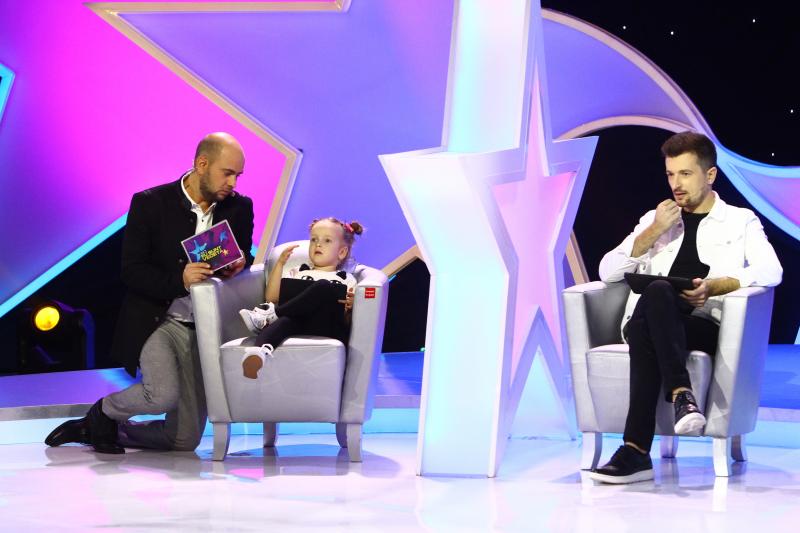 Nimic nu-i scapă Evei, fetița lui Radu de la O-Zone! - "Ce te enervează la tati?" - "Că nu mă lasă să văd cum face pipi!"