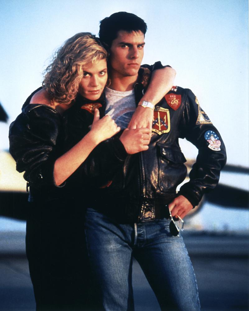 Sâmbătă, de la 23:15, Antena 1 difuzează "TOP GUN", filmul care l-a făcut celebru pe Tom Cruise. Cum arată acum blonda care i-a sucit minţile actorului. Kelly McGillis, transformare şoc