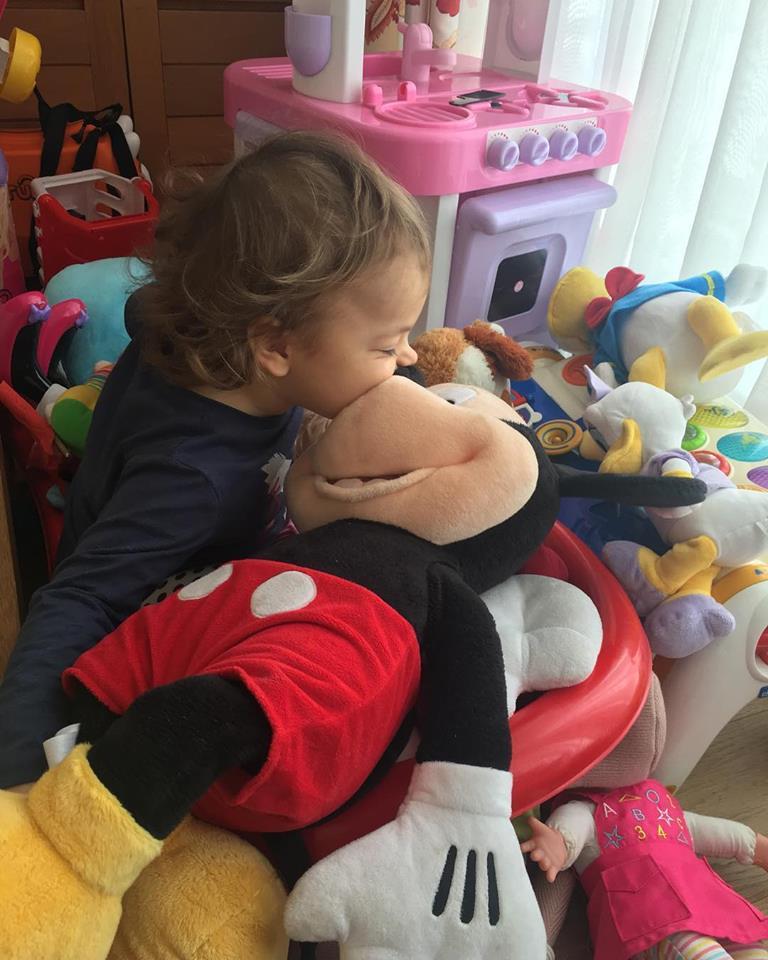 Mirela Vaida, prezentatoarea emisiunii „Totul pentru dragoste!”, și-a impresionat fanii cu o fotografie cu micuțul Vladimir: „Îți seamănă leit, a crescut și e băiat mare!”