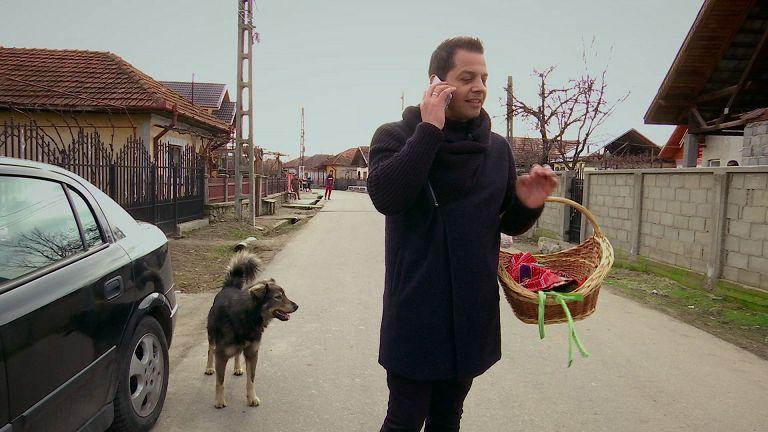 Diseară, de la ora 20.00, la "Ie, Românie" - Jean de la Craiova, “terorizat” de cățeii din satele oltenești: “Mi-e frică de ei”