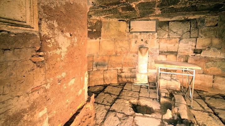 Uşile pe care au intrat mulţi, dar au ieșit puţini. Poveștile terifiante din închisorile istorice