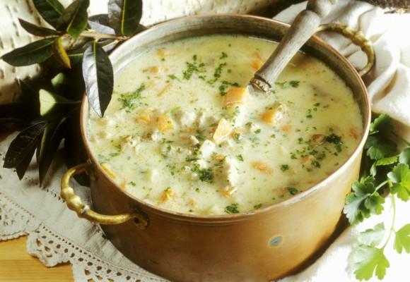 Gospodinele prepară mâncarea de Paşte după reţete din străbuni. Preparatele tradiţionale, deliciul turiştilor străini. Cighir, ciorbă rădăuţeană şi păstrăv în sos de smântână