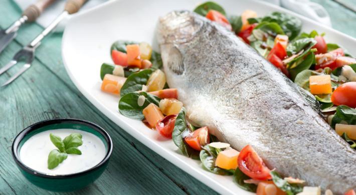 Gospodinele prepară mâncarea de Paşte după reţete din străbuni. Preparatele tradiţionale, deliciul turiştilor străini. Cighir, ciorbă rădăuţeană şi păstrăv în sos de smântână