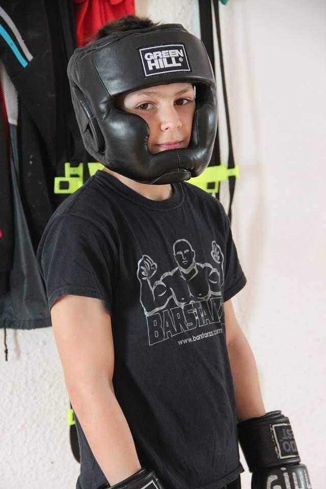 „Micul Hercule”, Giuliano Stroe, trăieşte o adevărată dramă! Cel mai puternic copil din lume ar putea fi obligat să renunțe la școală! Internauții, revoltați: „Nu îl puteți lăsa analfabet și cu mușchi!”