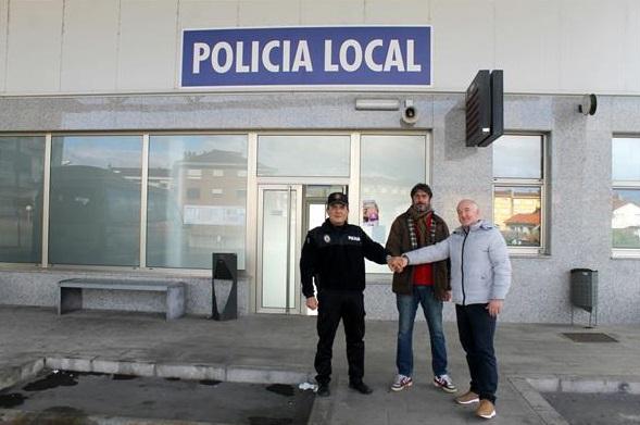 Românul care are Spania la picioare! A găsit 2.100 de euro și s-a dus la Poliție. ”L-am obligat să ia recomensa, prin lege. N-am văzut în viața mea așa ceva!”