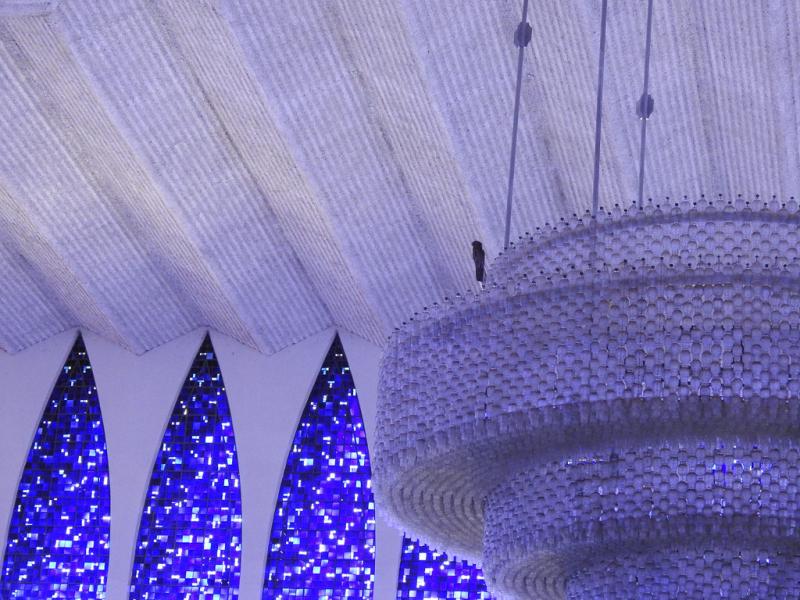 GALERIE FOTO: Biserica Dom Bosco, locul unde cerul atinge pământul. ”Aici e cel mai frumos albastru din lume!”