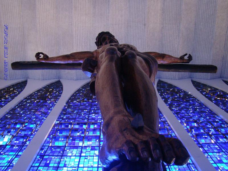 GALERIE FOTO: Biserica Dom Bosco, locul unde cerul atinge pământul. ”Aici e cel mai frumos albastru din lume!”