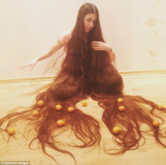 Rapunzel există în realitate! Lungimea părului ei depășește doi metri!