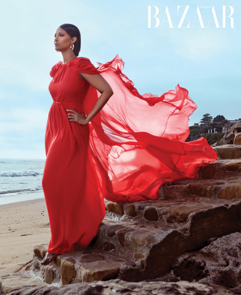 E mai HOT ca oricând! Supermodelul emană sex appeal cu fiecare apariție. Cât de sexy e!