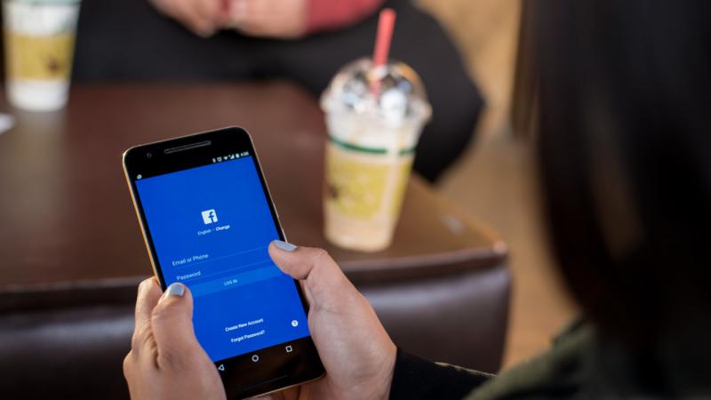 Apar primele schimbări! Facebook a anunțat setarea pe care o așteptau milioane de oameni!