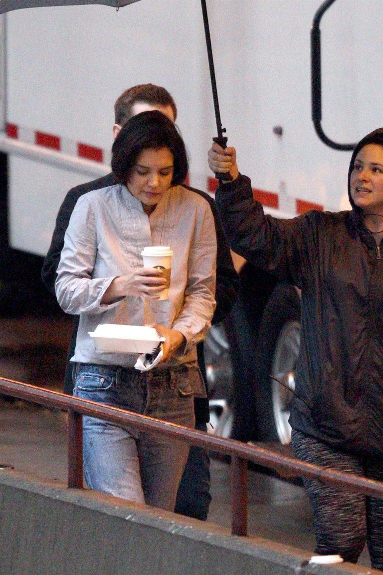 Suri Cruise, mai tristă ca niciodată... Ce se întâmplă cu fetița lui Tom Cruise?