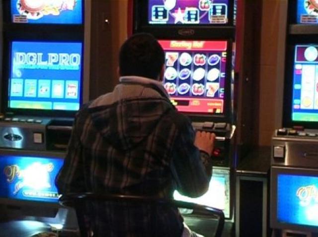 Cum Poţi Să Păcălesti Păcănele Si Să Te Umpli De Bani Ai Nevoie Doar De Un Telefon Cele Mai Folosite Trucuri și Metode Antena 1