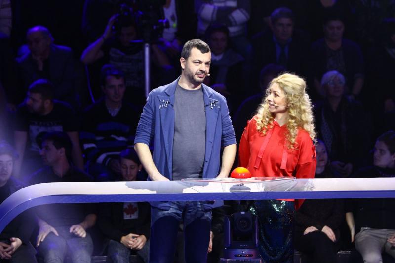 Un cuplu visează să plătească avansul la casă,  cu banii de la “Guess My Age – Ghicește vârsta”