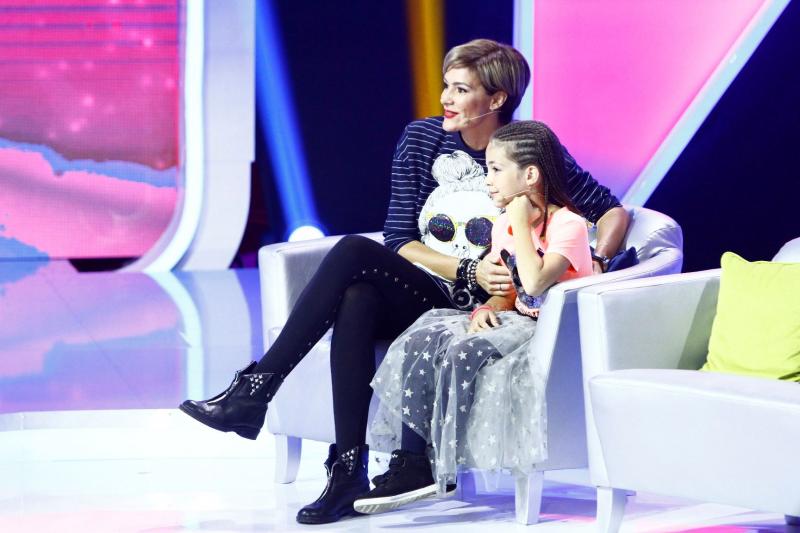 Deși a zburat fără probleme cu MIG-ul, Roxana Ciuhulescu se teme să urce în lift! „Mă ia cu transpirații, mi se înmoaie picioarele”